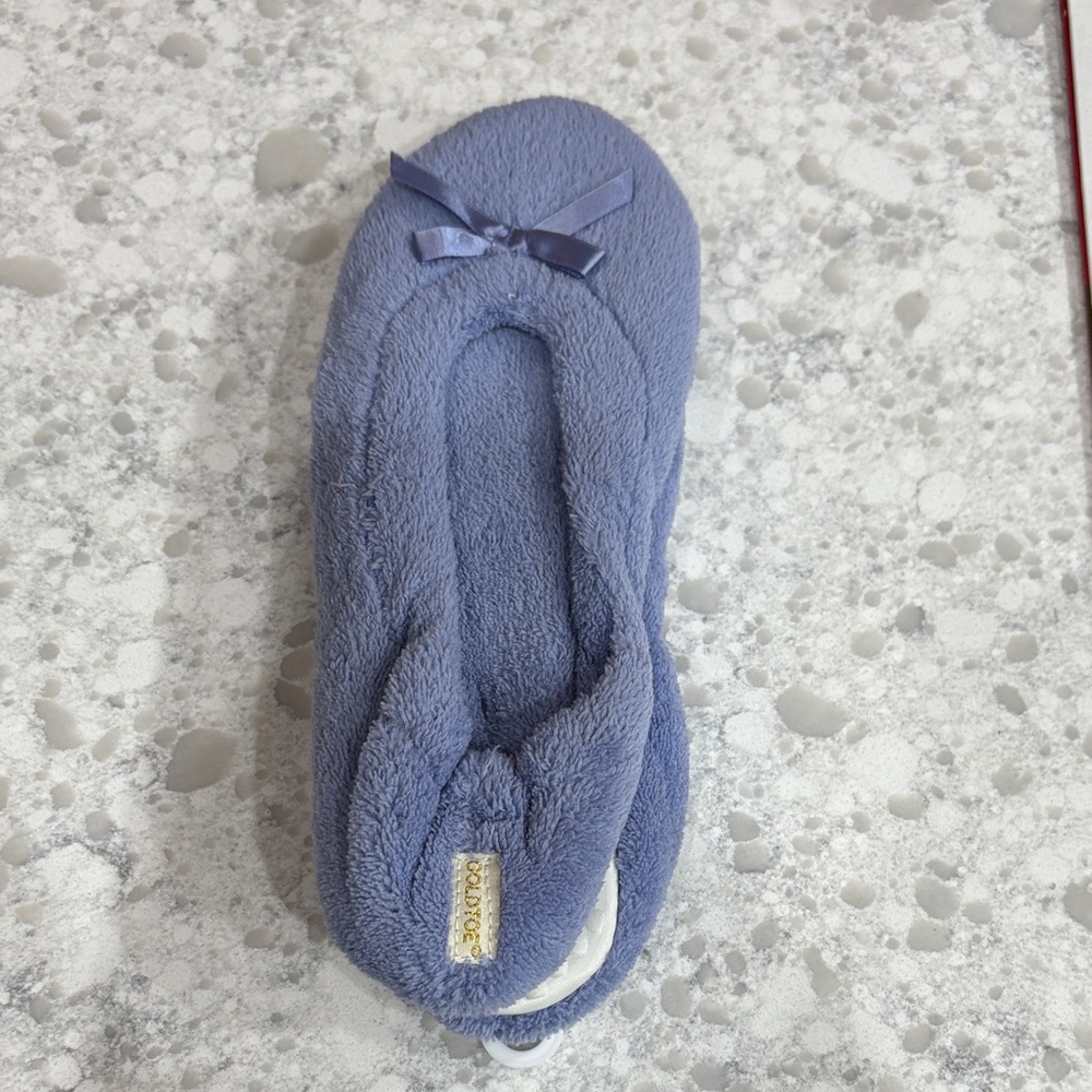 NWT Goldtoe women’s blue grip bottom slippers, size large(9) - Picture 2 of 5